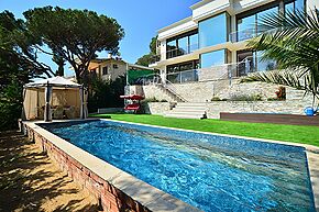 Luxury detached villa with superb sea views.