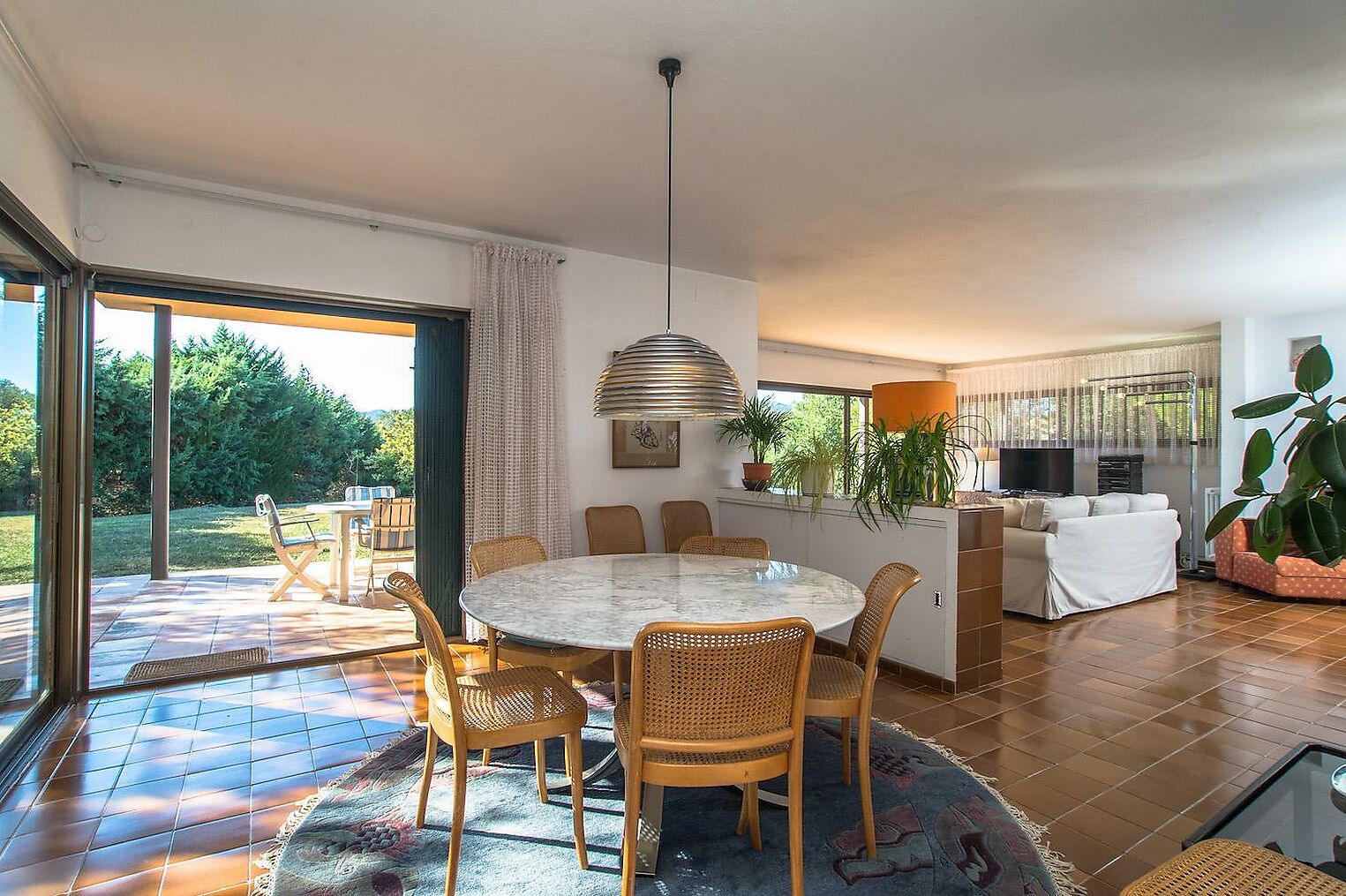 A stunning Catalan villa on a huge plot and walking distance to the centre of the town.