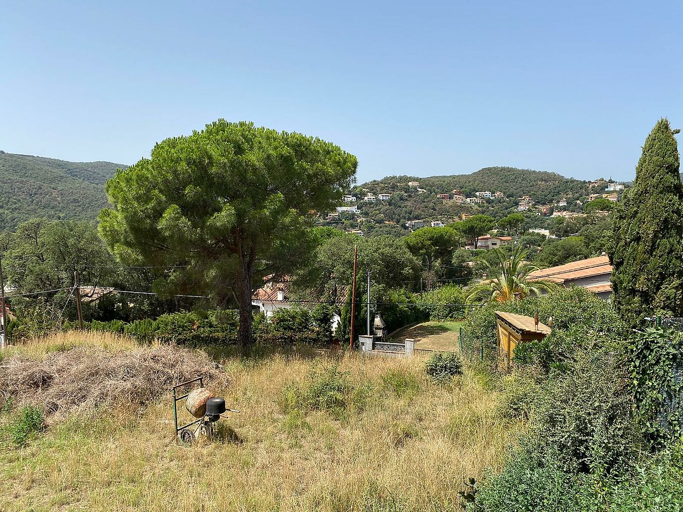 Terreny amb precioses vistes verdes en venta a Calonge